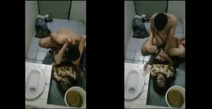 [reup] chơi người yêu say xỉn trong wc quán karaoke